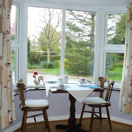 Twin Oaks Bed & Breakfast 3*