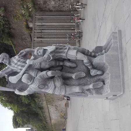 فندق مبيت وإفطار Twin Oaks 3*