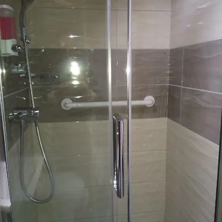 Bed and Breakfast Twin Oaks Κίλκενι