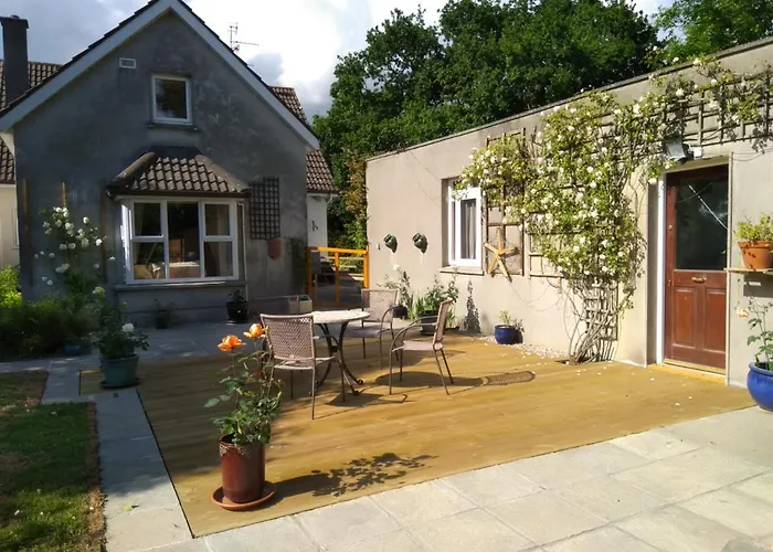 Twin Oaks Bed & Breakfast 3*