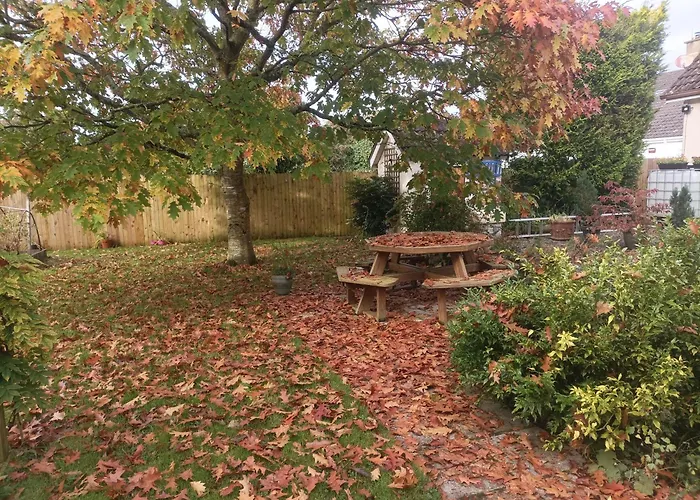 Twin Oaks Bed and breakfast